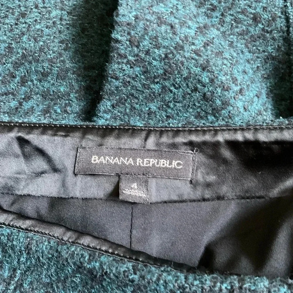 Banana Republic Marled Green Wool Skirt - Picture 3 of 4